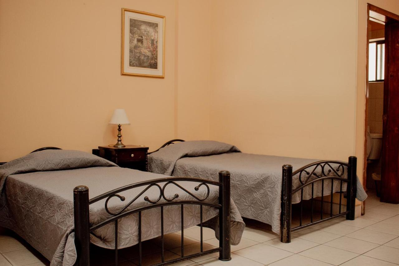 Suites Cervantes Чиуауа Екстериор снимка