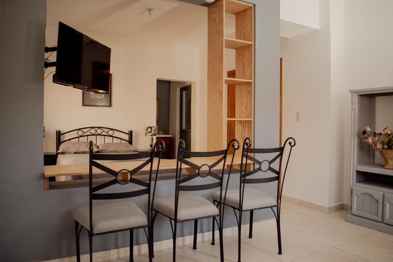 Suites Cervantes Чиуауа Екстериор снимка