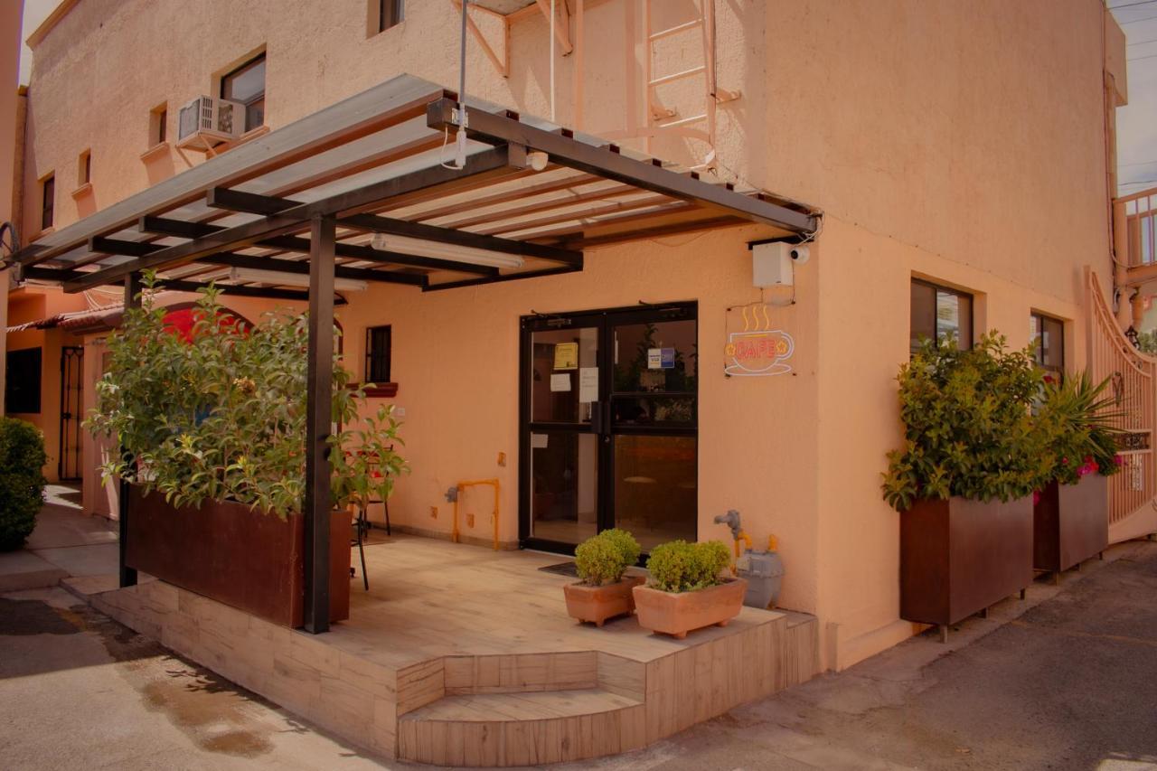 Suites Cervantes Чиуауа Екстериор снимка