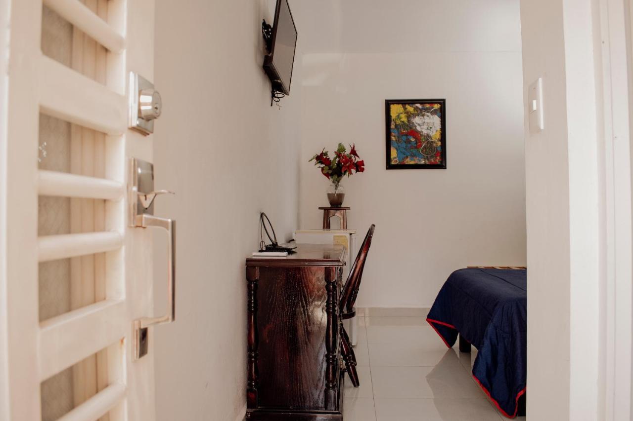Suites Cervantes Чиуауа Екстериор снимка
