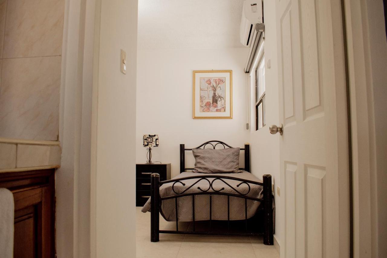 Suites Cervantes Чиуауа Екстериор снимка
